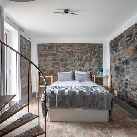 Faja Stone House By Lovelystay Feriehus *