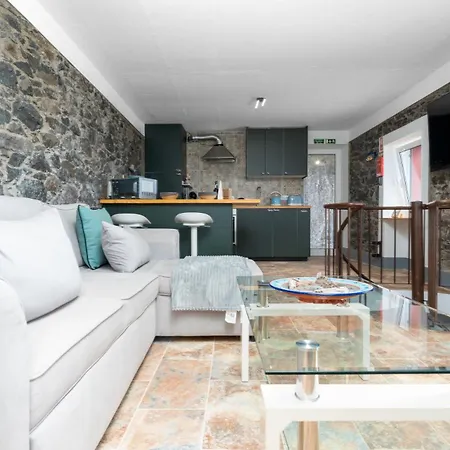 Faja Stone House By Lovelystay *