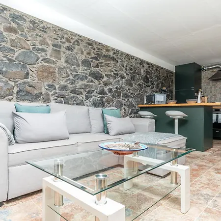Faja Stone House By Lovelystay Holiday home Arco da Calheta (Madeira)