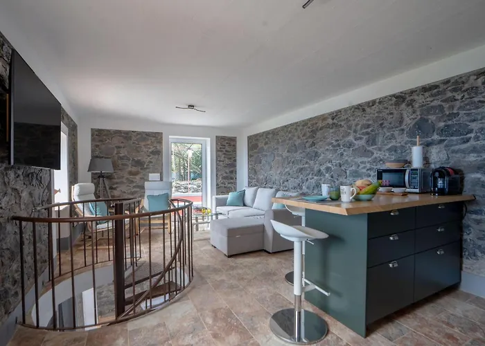 بيت للعطل Faja Stone House By Lovelystay أركو دا كالهيتا