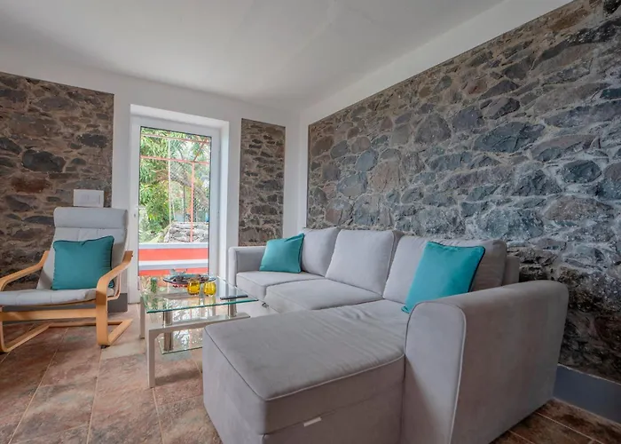 Faja Stone House By Lovelystay *