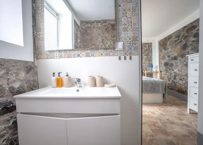 Faja Stone House By Lovelystay